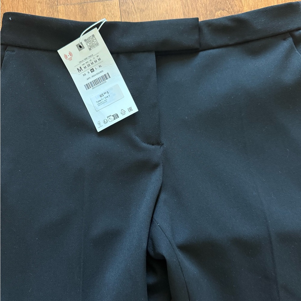 Zara Low rise Flare pant - NEW